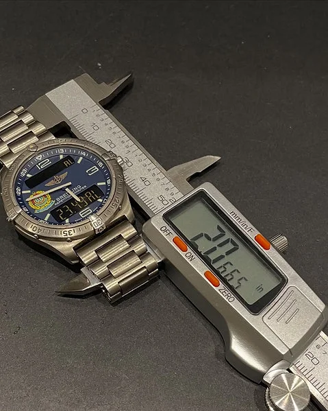 Breitling “Aerospace” Special Edition UAE Air Force - Image 4