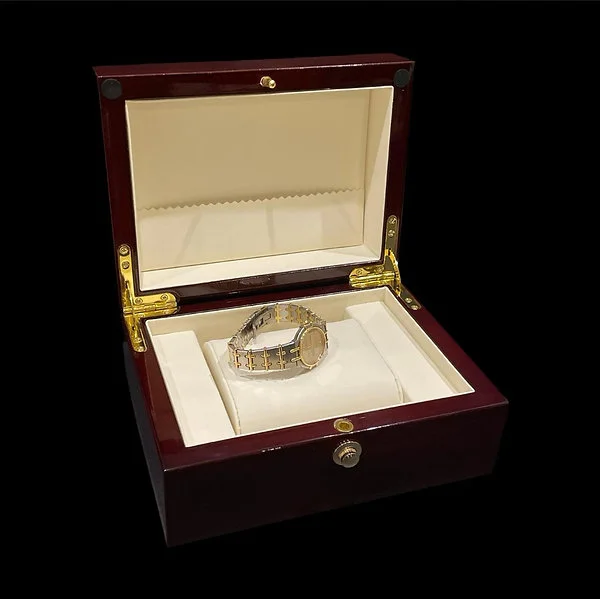 Preowned Universal Genève Swiss, Special Edition Saddam Hussain - Image 7