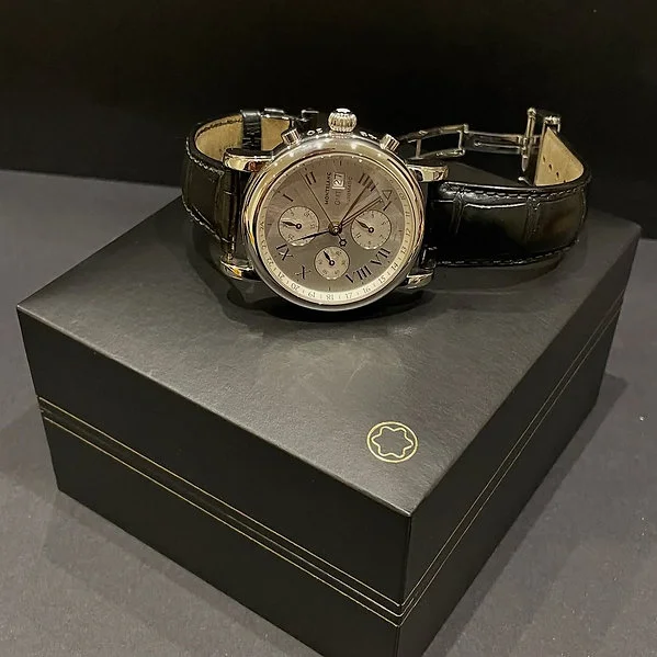 Preowned Montblanc GMT  -Meisterstuck 4810, 42mm Automatic - Image 2