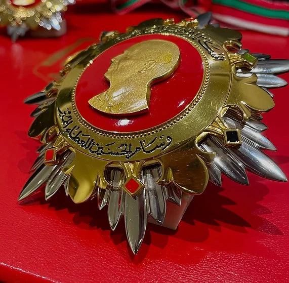 Rare Royal Order King Hussein Medal For Distinguished Giving - Al Tamaeoz - Image 5