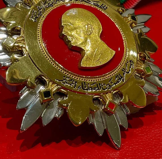 Rare Royal Order King Hussein Medal For Distinguished Giving - Al Tamaeoz - Image 6