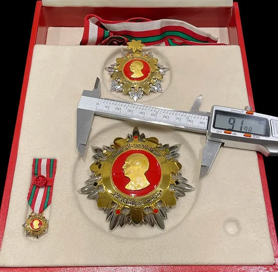 Rare Royal Order King Hussein Medal For Distinguished Giving - Al Tamaeoz - Image 13