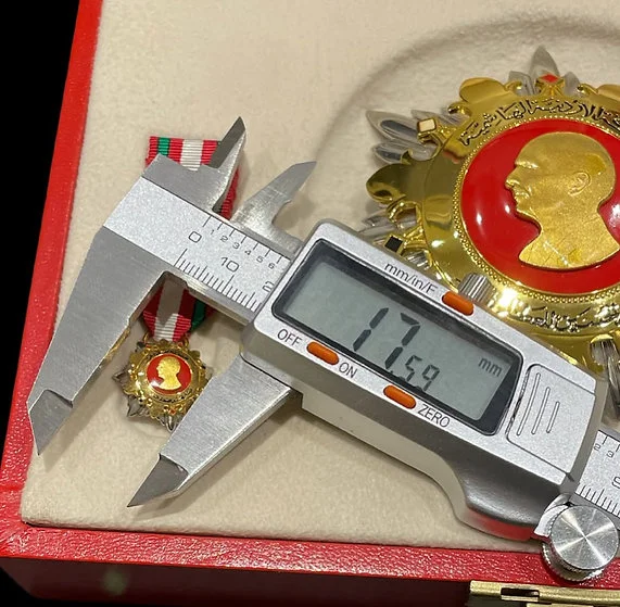 Rare Royal Order King Hussein Medal For Distinguished Giving - Al Tamaeoz - Image 14