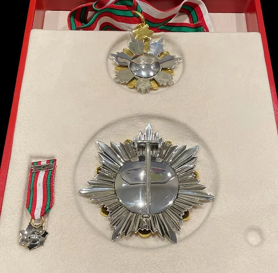 Rare Royal Order King Hussein Medal For Distinguished Giving - Al Tamaeoz - Image 15