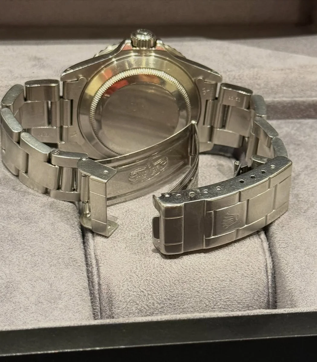 The Legendary Rolex Submariner Ref.16610 X Serial 1991 - Image 6